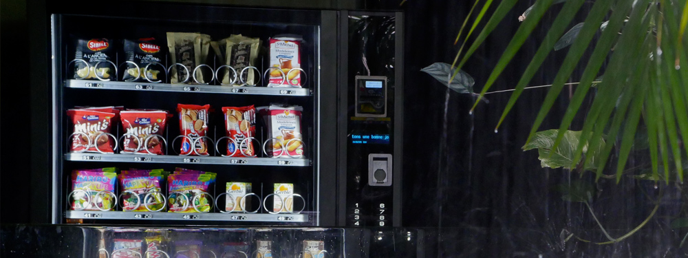 Distributeur automatique réfrigéré snacks boissons froides pour le